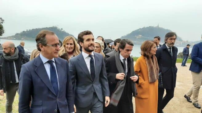 Aznar y Casado a su llegada al Palacio de Miramar de San Sebastián.