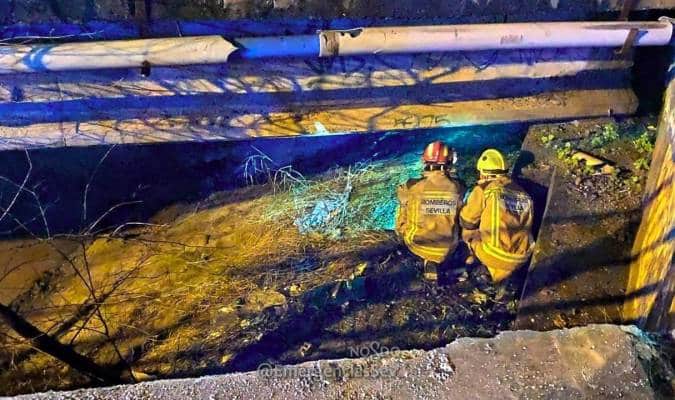 Una conductora cae a un canal de riego en Sevilla cuadriplicando la tasa de alcohol