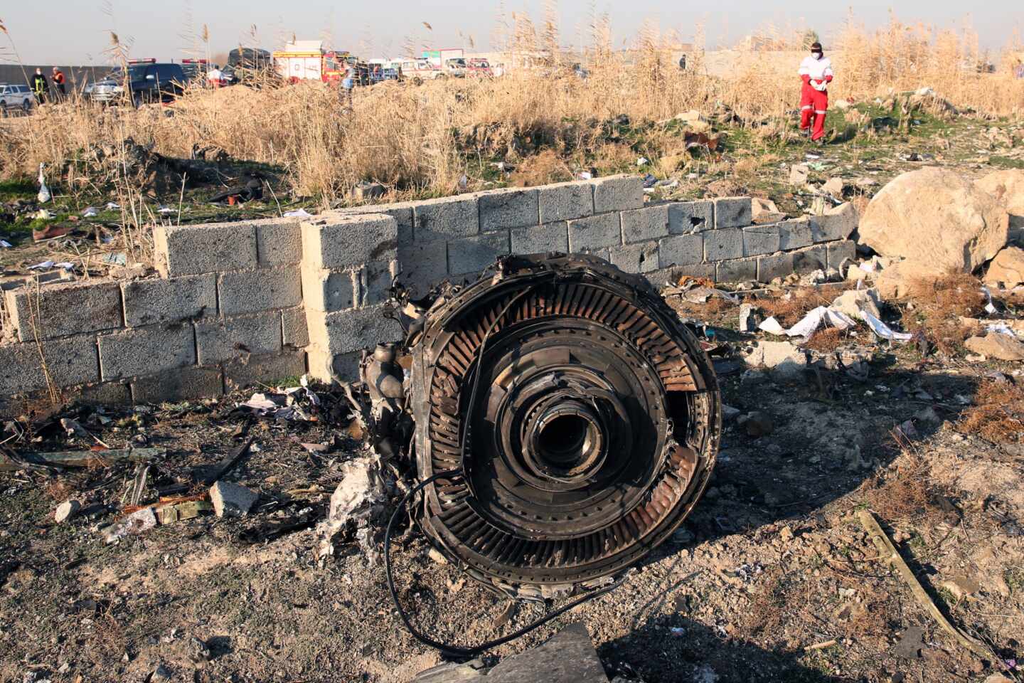 Un vídeo muestra cómo el avión de Ukraine Airlines recibe el impacto de un misil