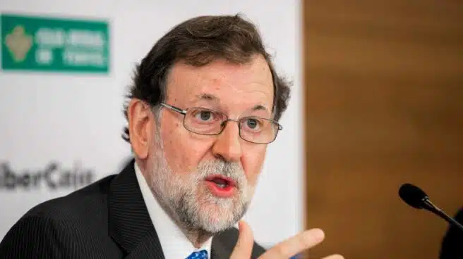 Rajoy, señor de barbería en el trono del fútbol