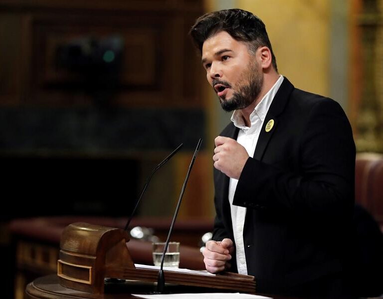 El portavoz de los obispos denuncia el "desprecio a la Biblia" y la "burla" de Rufián contra los católicos