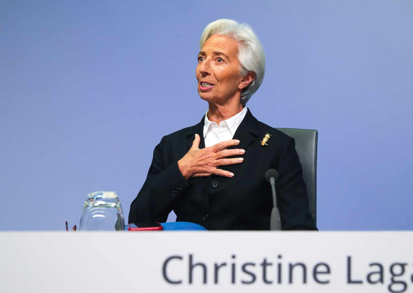 Lagarde mantiene el rumbo del BCE mientras lanza una revisión de su estrategia