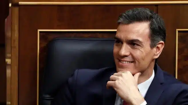 Sánchez, elegido presidente por dos votos en una sesión de alto voltaje