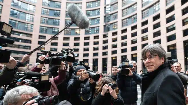 El juez propone juzgar a los mossos que acompañaron a Puigdemont en su huida por encubrimiento