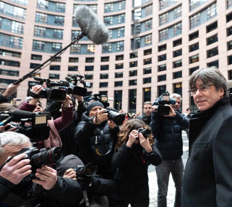 El juez propone juzgar a los mossos que acompañaron a Puigdemont en su huida por encubrimiento