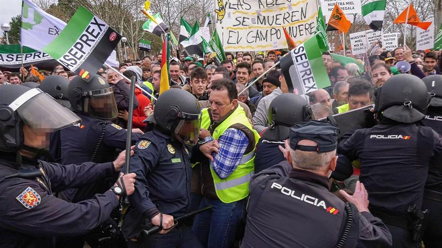 La lucha del campo: un frente para el Gobierno, un caladero para Vox