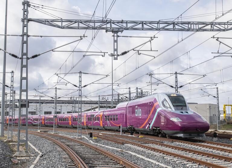 Renfe empieza a vender este lunes billetes del AVLO, su AVE 'low cost'