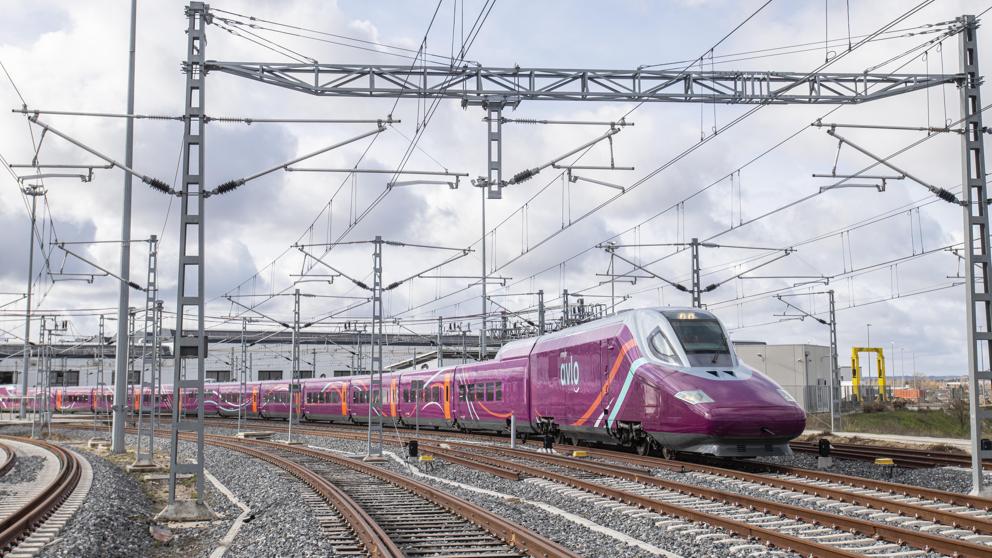 Renfe empieza a vender este lunes billetes del AVLO, su AVE 'low cost'