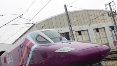 Renfe suspende el estreno de su AVE 'low cost' AVLO y devolverá el dinero de los billetes