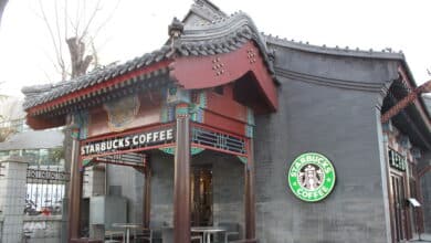 El coronavirus golpea a Starbucks: cierra 2.000 cafeterías