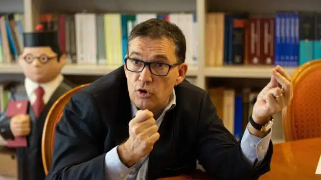 Cuevillas, abogado de Puigdemont, cuadruplica sus ingresos en seis meses