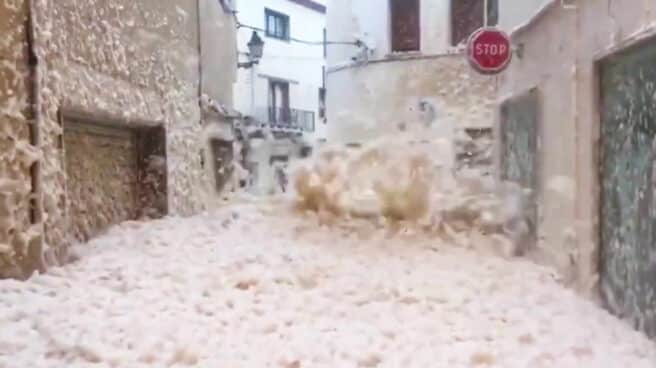 Imagen de la espuma marina en Tosa de Mar Imagen de la espuma marina en Tosa de Mar