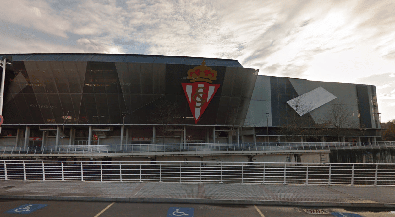 Muere un trabajador al caer desde una altura de 25 metros en el estadio de El Molinón