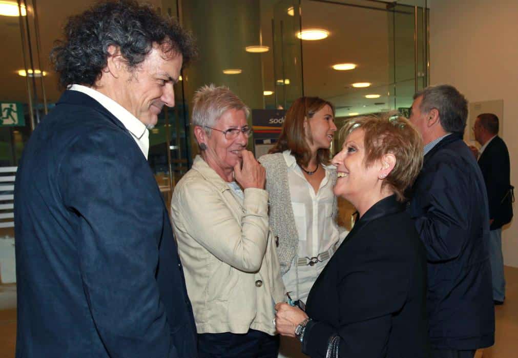 Txema Urkijo junto a Maixabel Lasa y Rosa Peláez, víctima de ETA en Hipercor.