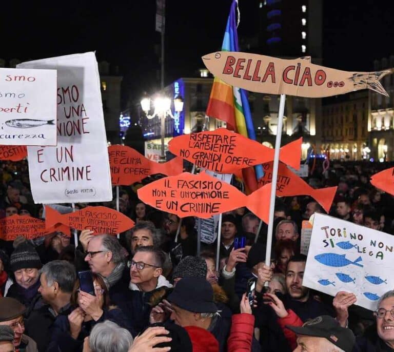 Sardinas contra Salvini: la batalla por Italia
