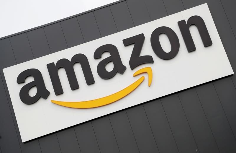 Cinco empleados de Amazon detenidos por robar 500.000 euros en teléfonos móviles