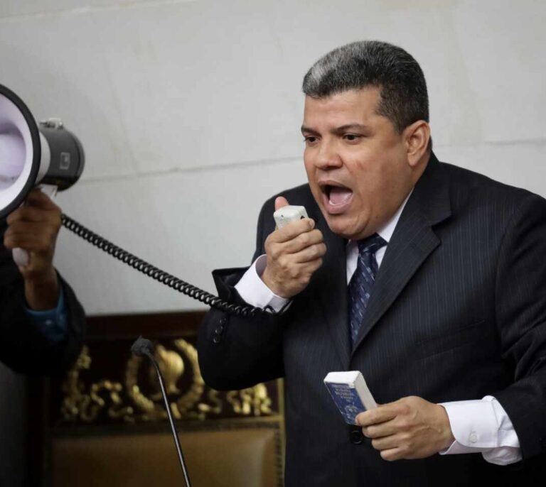 Golpe chavista en la Asamblea Nacional: Parra jura sin quorum como presidente