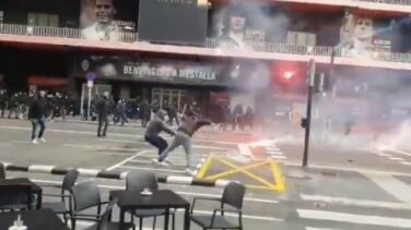 Un detenido y 60 ultras del Barça identificados tras una pelea entre radicales frente a Mestalla