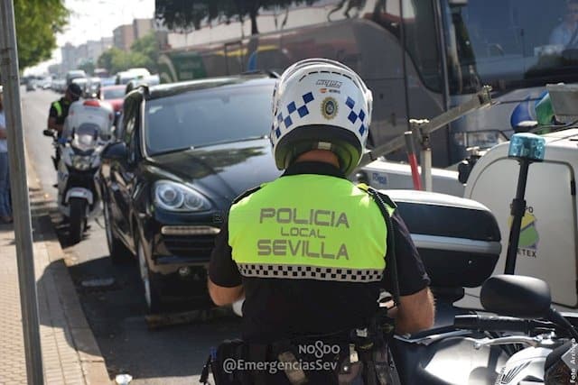 Muere un motorista de 51 años tras un accidente de tráfico en Sevilla
