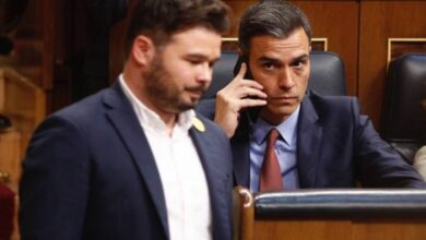 Rufián y Sánchez se reunieron de urgencia en Moncloa para desbloquear la mesa de negociación
