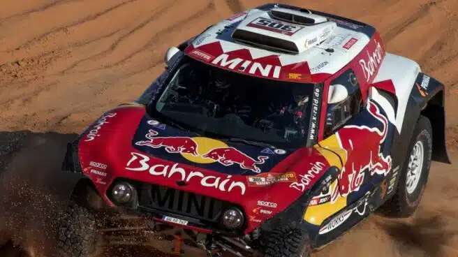 Carlos Sainz conquista su tercer Dakar y Brabec se estrena en motos