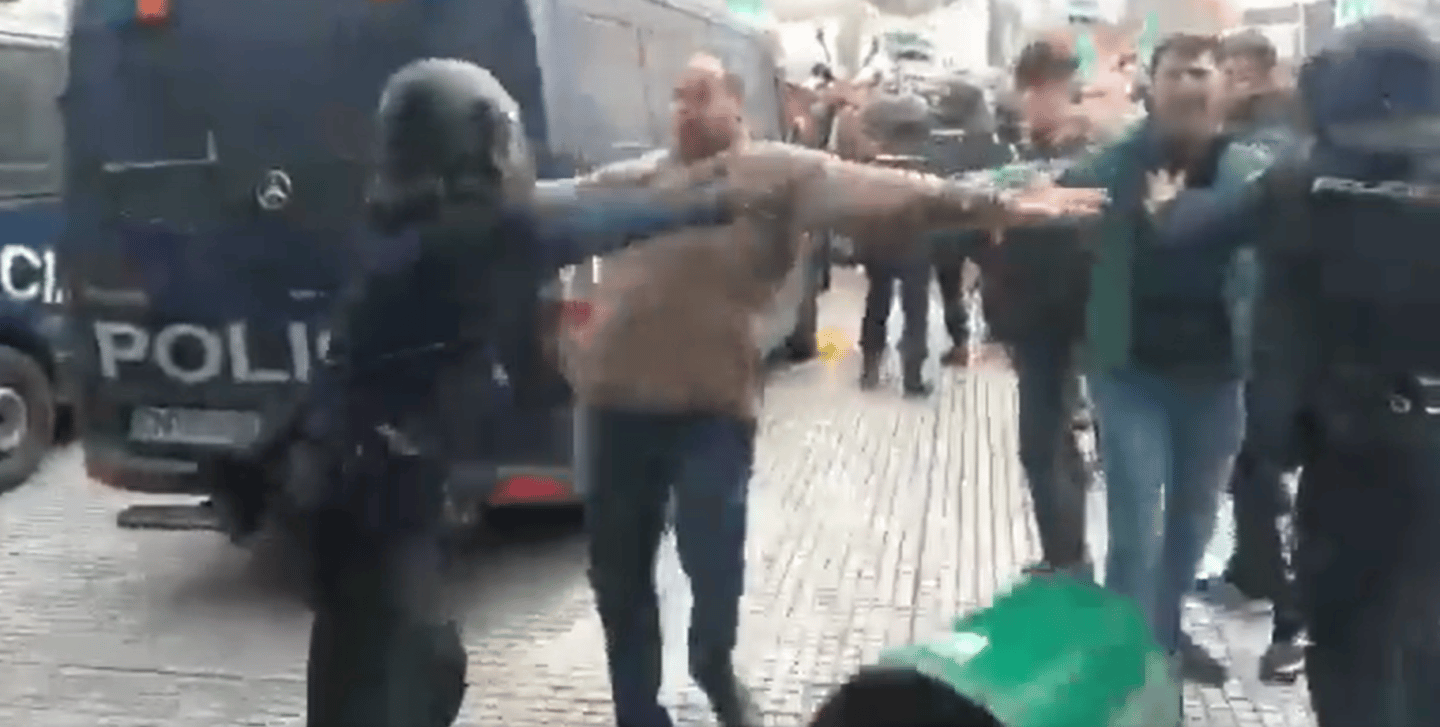 Cargas policiales durante una manifestación de agricultores en Don Benito (Badajoz)
