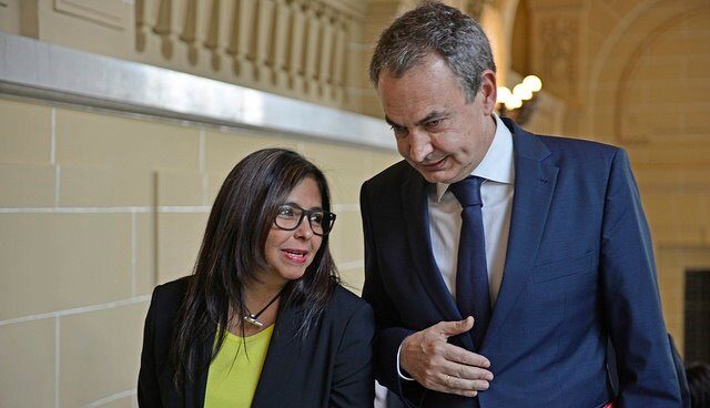 Zapatero y Delcy Rodríguez en una imagen de 2016 Zapatero y Delcy Rodríguez en una imagen de 2016