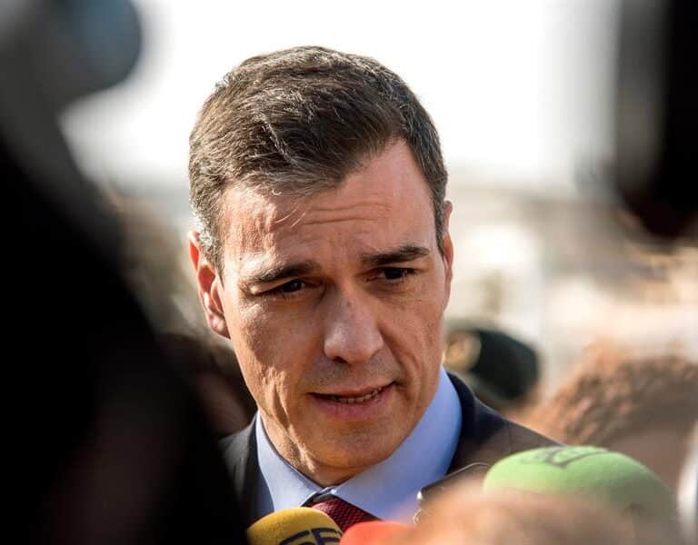 Pedro Sánchez no pisa la tierra