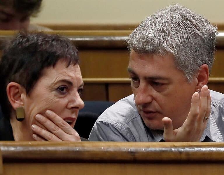Asociaciones de víctimas de ETA piden aislar a Bildu hasta esclarecer los crímenes sin resolver