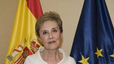 Margarita Robles logra que su candidata, Paz Esteban, siga al frente del CNI