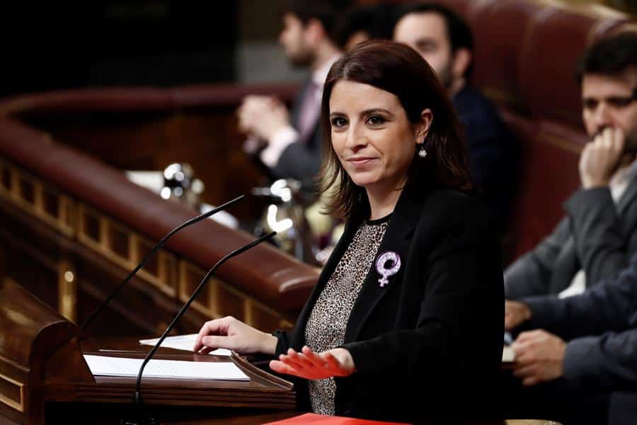 Adriana Lastra acusa a PP, Vox y Cs de "amenazar con un golpe de estado"