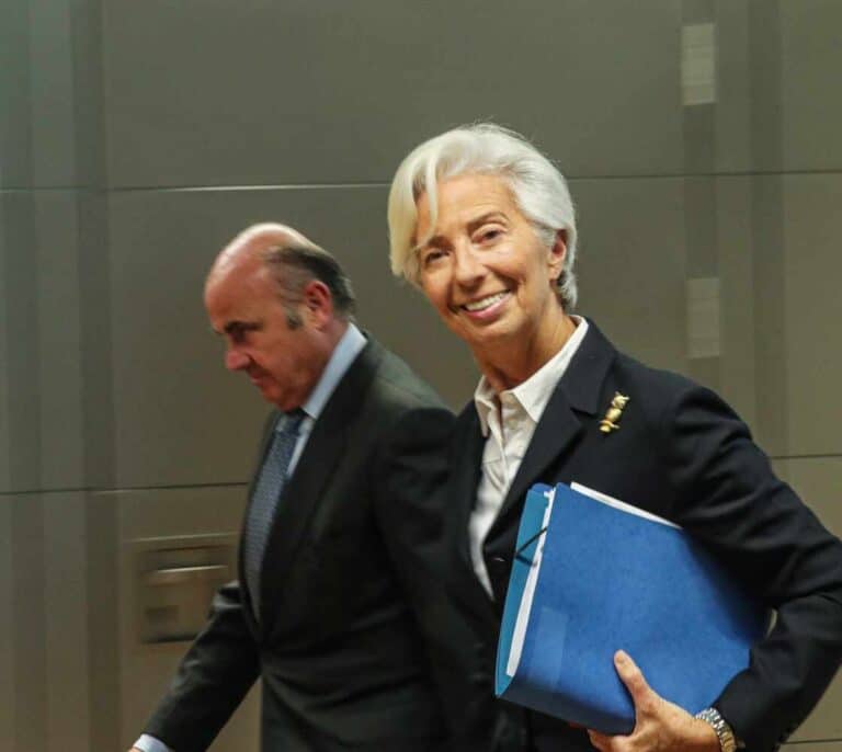 El BCE señala que el impuesto de Sánchez a la banca pone en riesgo la concesión de crédito