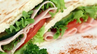 Muere un joven que consumía la merienda envenenada por su compañero