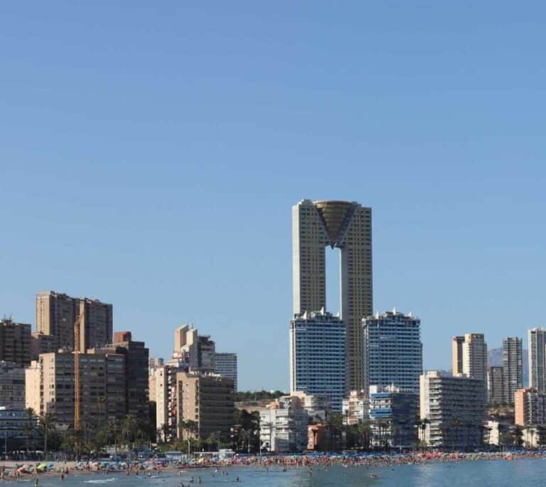 El miedo a ómicron y el retraso del Imserso hunde la navidad en Benidorm