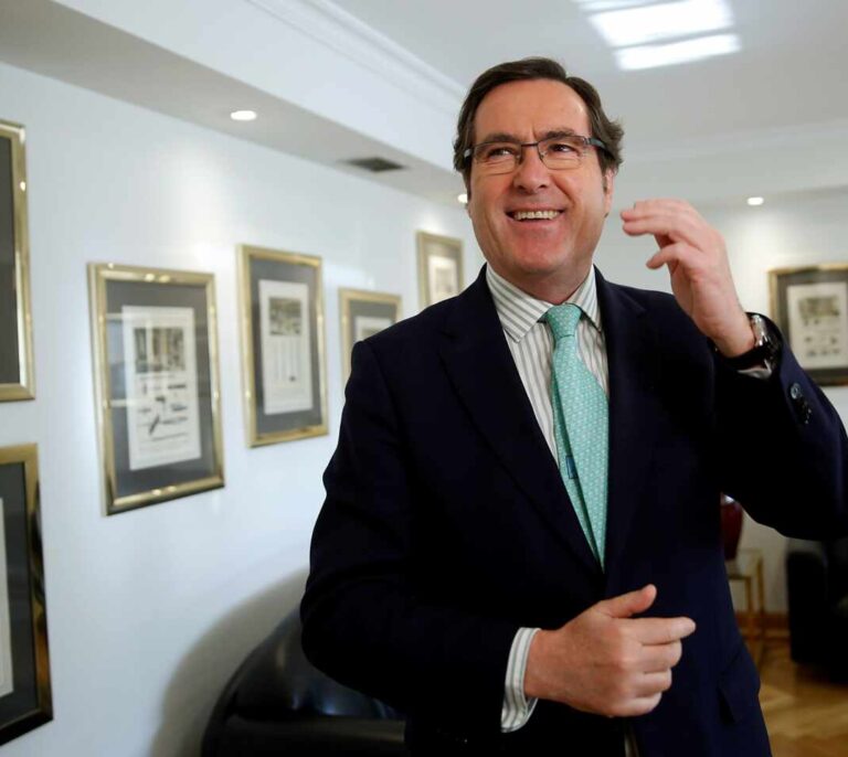 CEOE reúne a los pesos pesados de la empresa española en una 'megacumbre' para liderar la reconstrucción