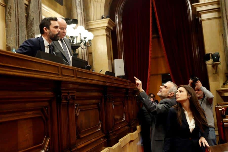Cs se desmarca en Cataluña para "aglutinar" el voto no separatista y recuperar su feudo