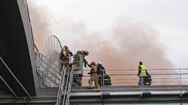 El aeropuerto de Alicante-Elche permanece cerrado este jueves por el incendio