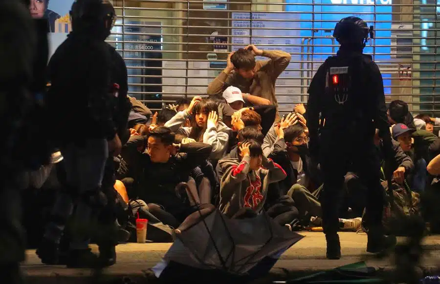 La violencia vuelve a Hong Kong: cargas policiales y gas pimienta ante las protestas