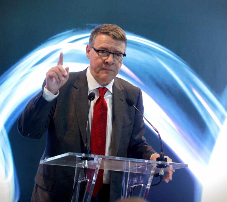 Las razones por las que Jordi Sevilla no aguanta más a Teresa Ribera