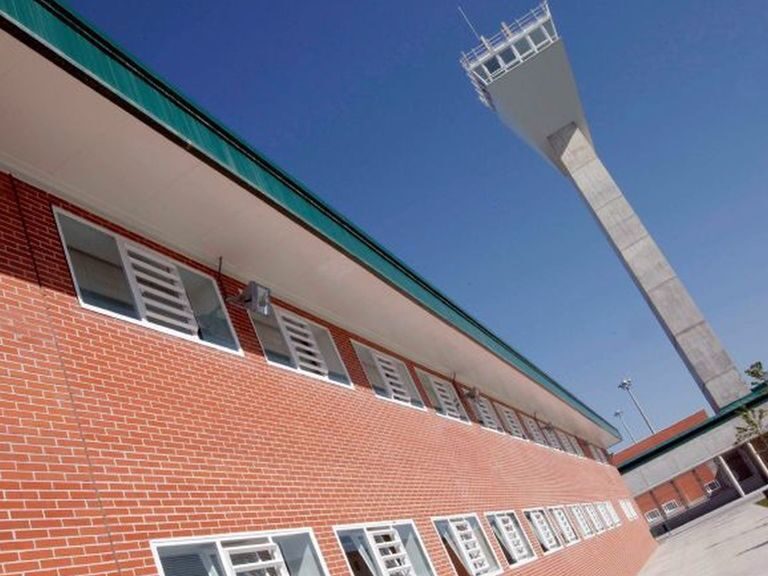 Herido grave un funcionario en la prisión de Estremera (Madrid) tras un incidente con varios internos