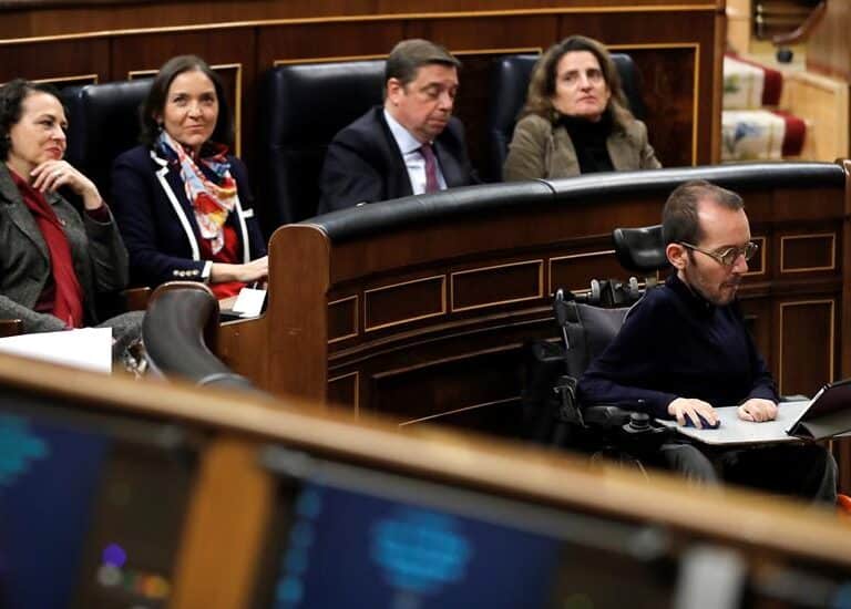 Echenique aviva la bronca: "Abascal deberá sacar una pistola para superar a Casado"