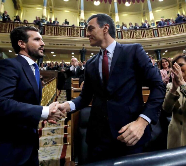 Casado pelea por los 1,3 millones de votos que le separan de Sánchez