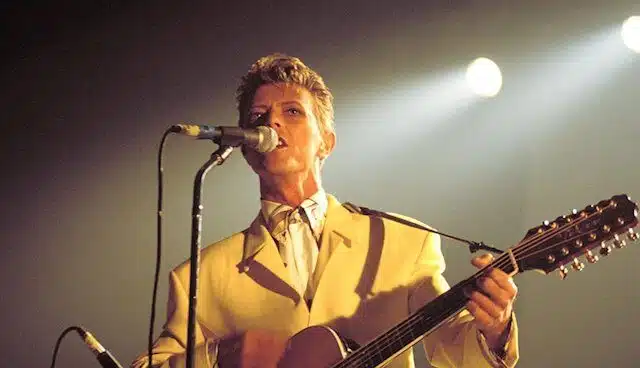 Escucha el tema inédito de David Bowie, 'I can't read 97'