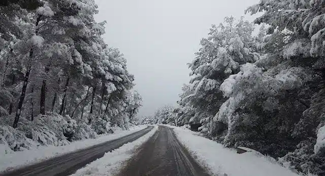 Mañana, nieve en cotas bajas y lluvia y viento fuerte en varias zonas del país