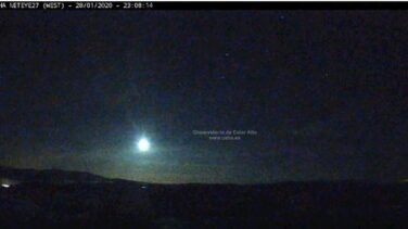 Una brillante bola de fuego provocada por una roca de un asteroide, visible en Sevilla y Cádiz