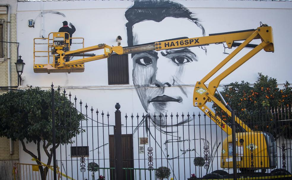 Lorca en una mezcla de rap y grafitis, uno de "el Niño de las Pinturas"