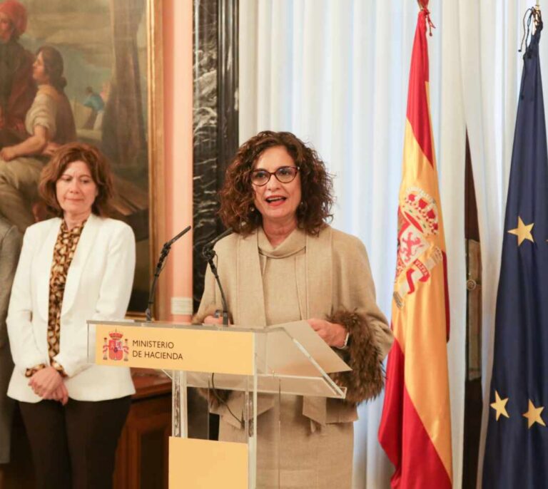 El Gobierno quiere flexibilizar con Bruselas el objetivo de déficit