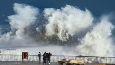 Las playas catalanas sufren el peor temporal de este siglo