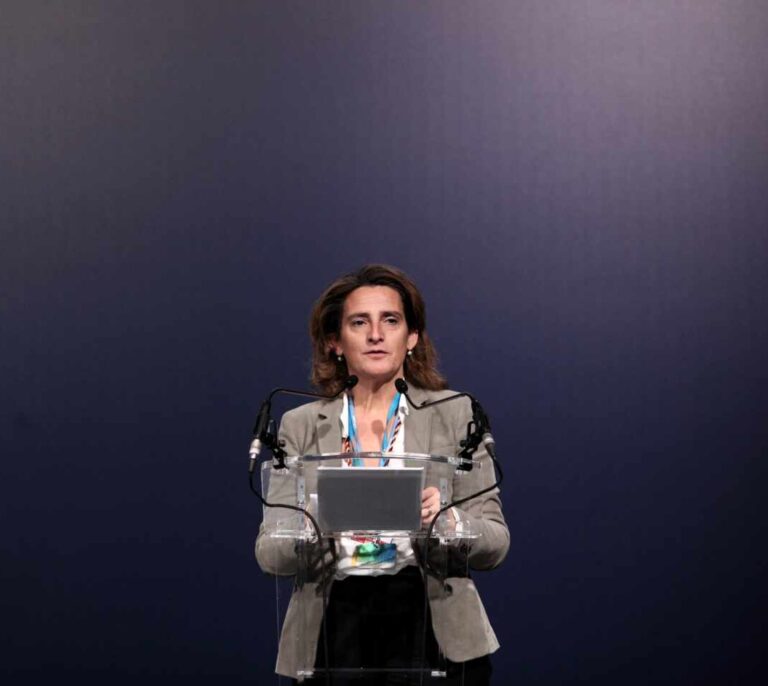 El Gobierno descarta intervenir los precios de la luz y del gas porque ya bajan solos