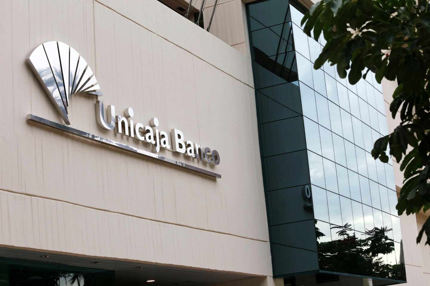 Unicaja incrementa sus beneficios en 285 millones hasta septiembre, un 4,9% más